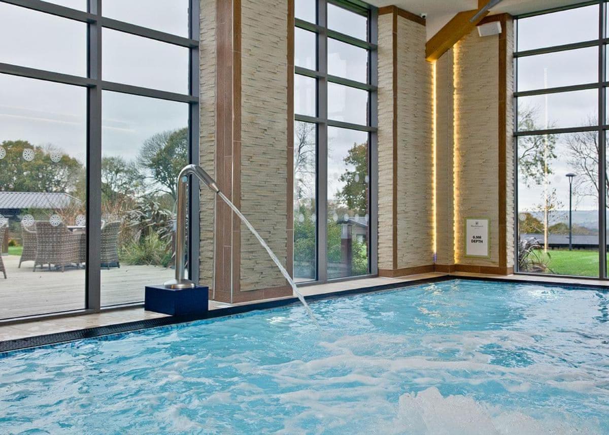 Hawkchurch Resort And Spa Buitenkant foto