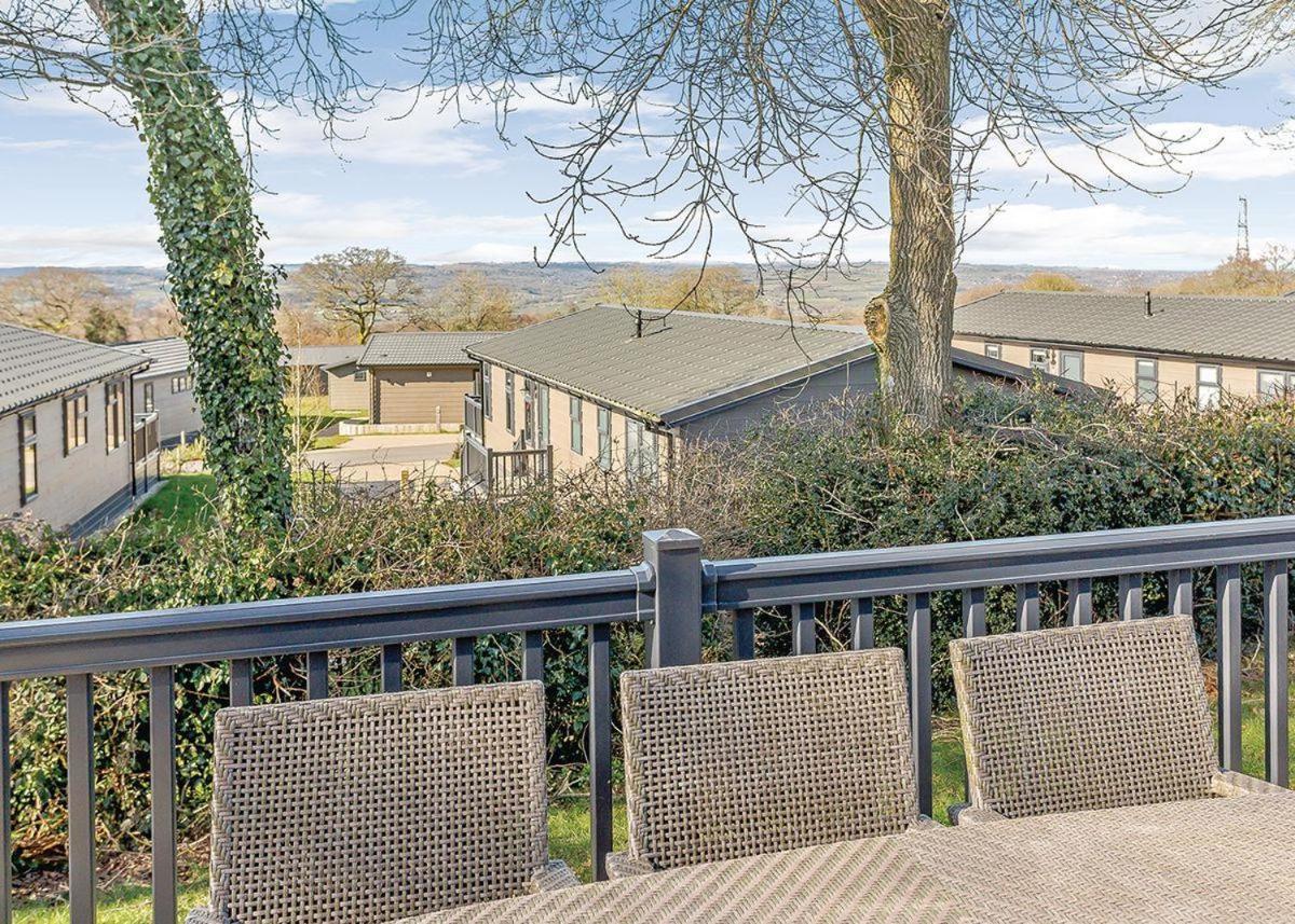 Hawkchurch Resort And Spa Buitenkant foto
